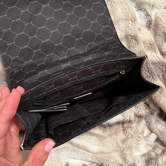 Aldo White Crossbody Purse with Gold details - Picture 3 of 3